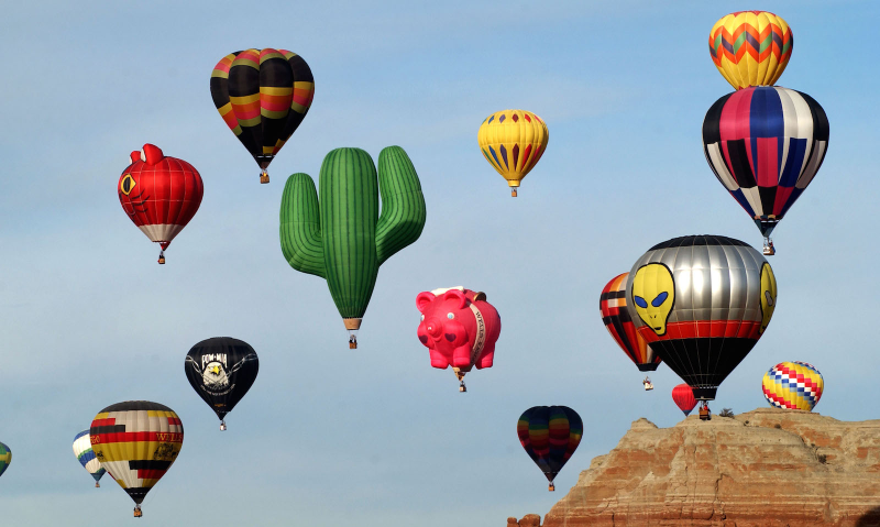Illustration for article titled The Strangest Hot-Air Balloons To Ever Grace The Skies